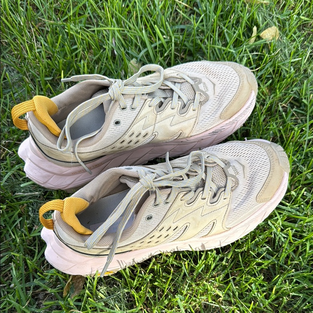 Hoka Anacapa Breeze Running Shoe